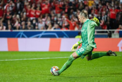 Remko Pasveer tegen Benfica
