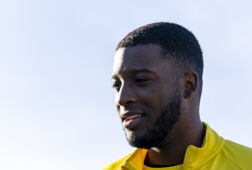 Riechedly Bazoer op trainingskamp met Vitesse
