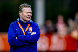 Ronald Koeman tijdens een training van Oranje