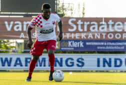 Royston Drenthe namens Kozakken Boys