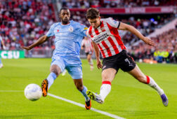 Ruben van Bommel met de bal