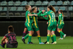SC Heerenveen baalt na een goal van ADO Den Haag