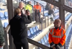 De FC Twente-fan met de SC Heerenveen-supporter