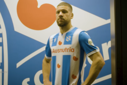 Jeffrey Bruma bij de presentatie bij SC Heerenveen