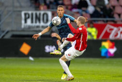 Simon Gustafson in het duel tegen FC Utrecht