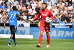 Simon Mignolet tegen KRC Genk