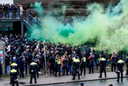 Supporters van Feyenoord bij De Kuip