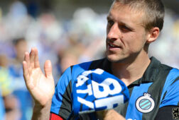 Timmy Simons met Club sjaal