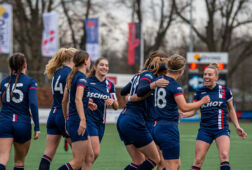 VV Alkmaar juicht na een doelpunt
