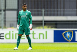 Walter Benitez in zijn eerste oefenwedstrijd namens PSV
