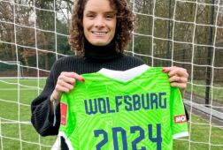 Dominique Janssen verlengt haar contract bij VfL Wolfsburg