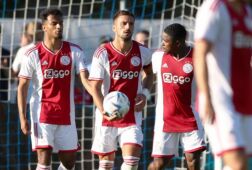 Owen Wijndal, Dusan Tadic en Steven Bergwijn