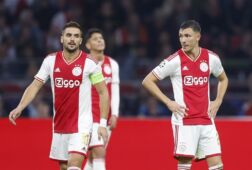 Dusan Tadic en Steven Berghuis balen na een nederlaag van Ajax
