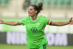 Dominique Janssen scoort voor VfL Wolfsburg