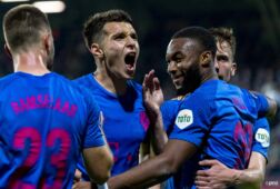 Tasos Douvikas viert een doelpunt namens FC Utrecht