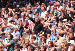 SC Heerenveen-fans in de zon