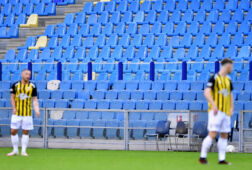 Vitesse in een lege Gelredome