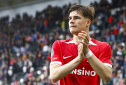 Wouter Goes bedankt de AZ-fans