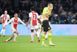 Erling Haaland baalt na de ruime nederlaag bij Ajax