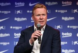 Ronald Koeman als trainer van FC Barcelona
