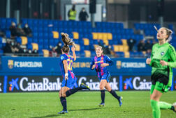 Lieke Martens juicht na haar treffer tegen Køge