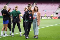Lieke Martens met Dominique Janssen in Camp Nou