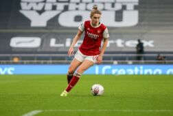 Vivianne Miedema in actie namens Arsenal