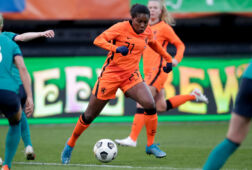 Op lineth beerensteyn oranjeleeuwinnen australie 60769b7a3f3b5