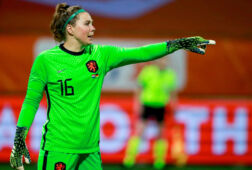 Lize Kop in actie namens de OranjeLeeuwinnen