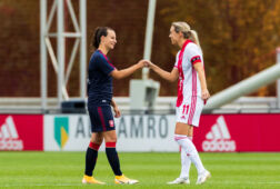 Op renate jansen fc twente marjolijn van den bighelaar ajax 5fbd431ae42d7