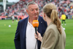 Ron Jans staat Ziggo Sport te woord