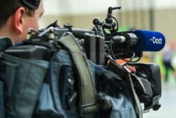 Een camera van RTV Oost