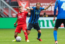 Daley Blind in duel met Michal Sadílek