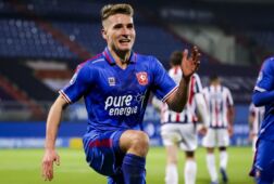 Michal Sadilek juicht na zijn treffer in Tilburg