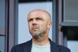 Alfred Schreuder op sportpark De Toekomst
