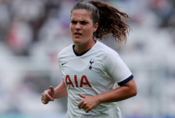 Siri worm tottenham hotspur 5fb66104f0f18