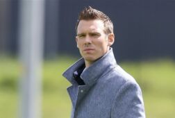 Tommy stroot fc twente vrouwen 608feb2dc5ddd