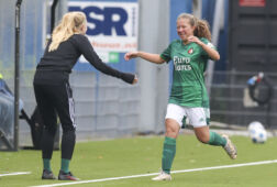 Vreugde bij Romée van de Lavoir na de 0-1 tegen Excelsior