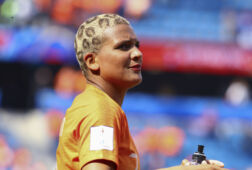 Shanice van de Sanden met haar pantercoupe