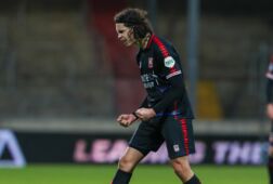 Ramiz Zerrouki juicht na een treffer