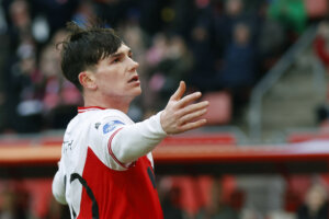 Taylor Booth juicht na zijn doelpunt