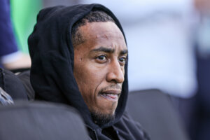 Joshua Brenet op de tribune