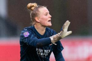 Moon Biegel Esteves bij PSV