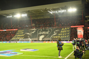 PSV-fans tijdens de Champions League wedstrijd tegen Borussia Dortmund