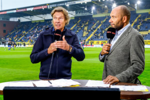 Hans Kraay en Sinclair Bischop namens ESPN in het Rat Verlegh Stadion