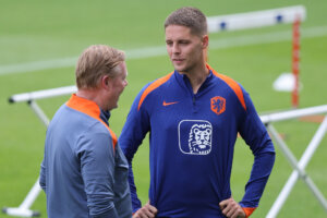 Ronald Koeman en Joey Veerman