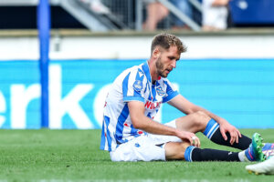 Pawel Bochniewicz op de grond