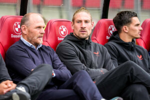 Lars Unnerstall op de bank bij FC Twente