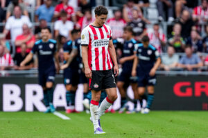 Ruben van Bommel baalt na een goal van Athletic Club Bilbao