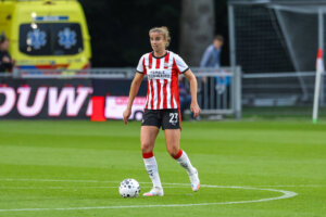 Myrthe Kemper-Moorrees in actie namens PSV